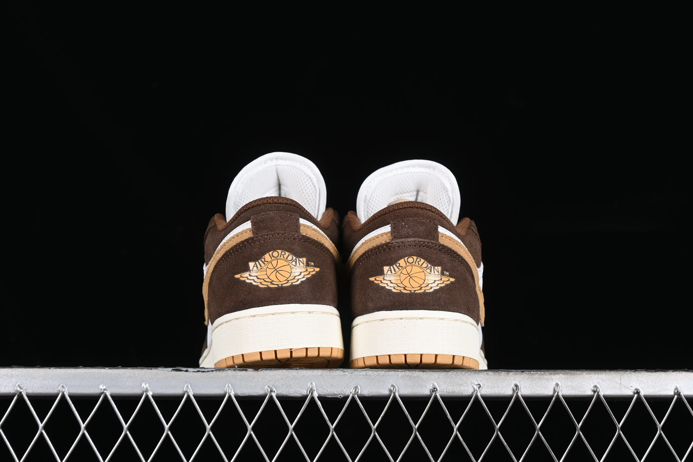 All categories Air Jordan Jordan series basketball shoes Air Jordan 1 Low G version pure original Air Jordan 1 Low "Cacao Wow" AJ1 Joe 1 Mocha color low-top cultural casual sneakers FB2216-200